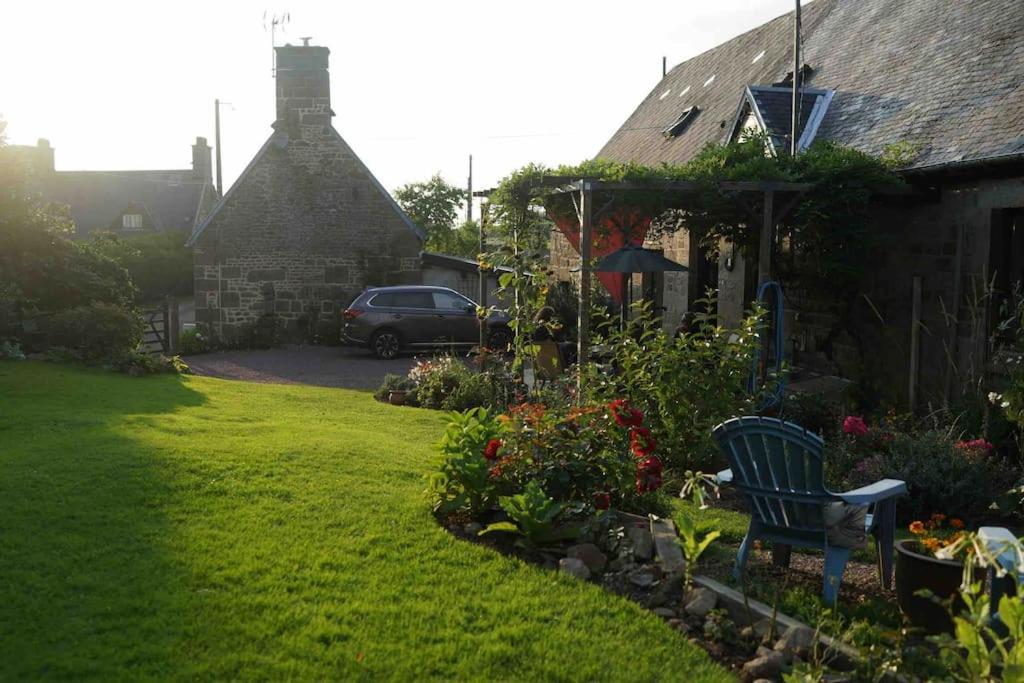 Le Petit Fleur - The Little Flower, Cosy Cottage Saint-Michel-de-Montjoie Экстерьер фото
