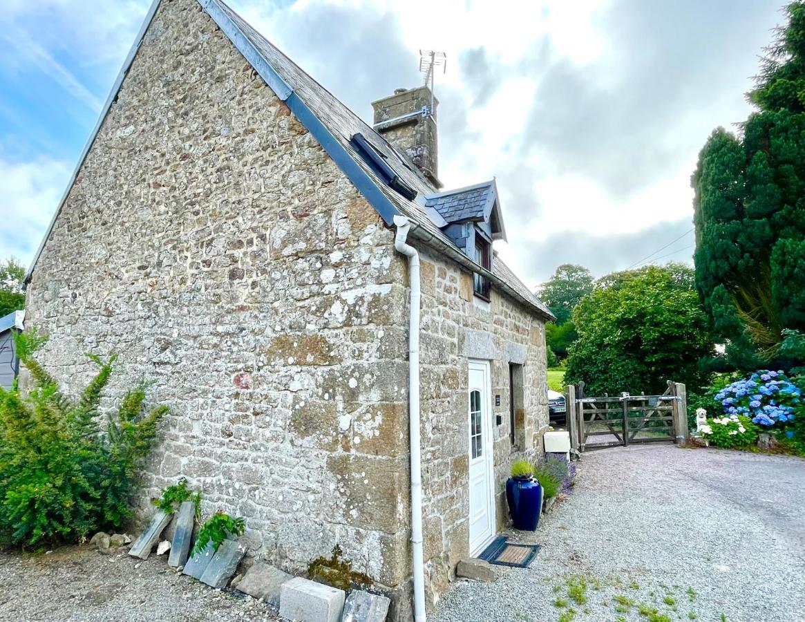 Le Petit Fleur - The Little Flower, Cosy Cottage Saint-Michel-de-Montjoie Экстерьер фото